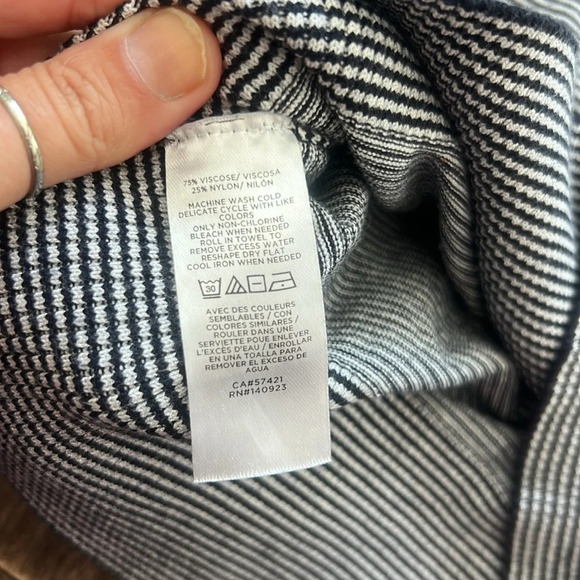 Loft Black & White Stripped Off The Shoulder Top Nautical feel Petite XXS Top - Picture 6 of 6